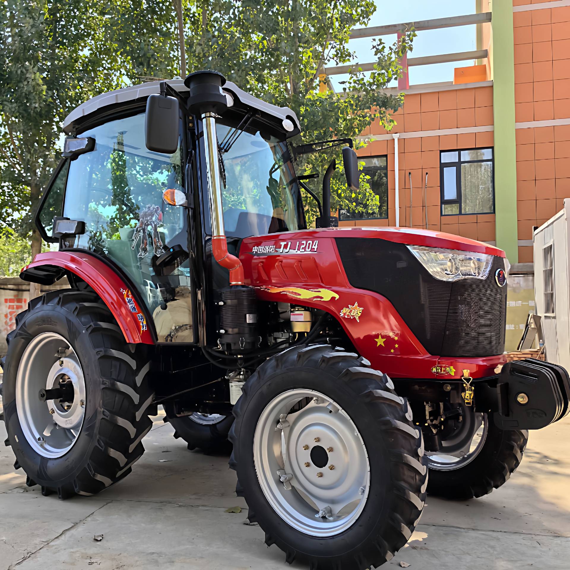 中国1004大型四轮拖拉机100马力旋耕播种打田农用拖拉机