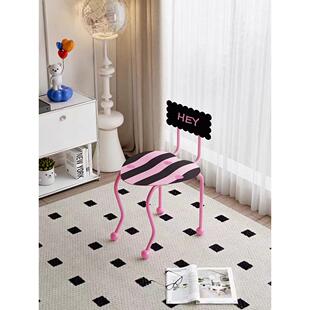 现代多巴胺创意铁艺椅子卧室简约靠背个性凳子可爱网红拍照化妆椅