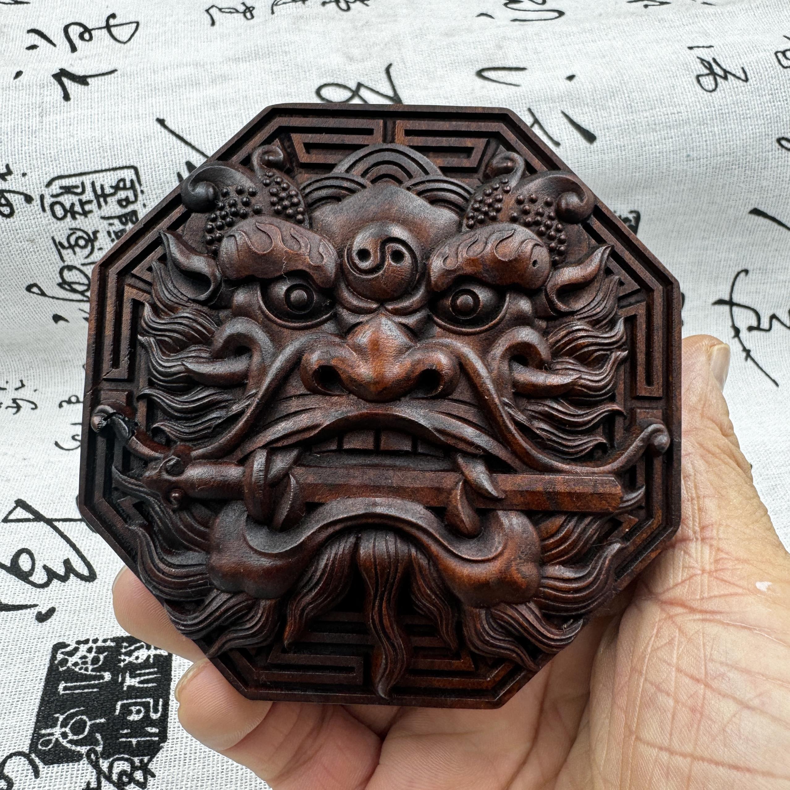 道家龙虎山雷击枣木八卦狮咬剑吞口挂件入户门对门风水化解枣木牌