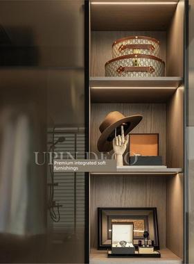 样板房衣帽间装饰品现代轻奢衣柜收纳盒箱梳妆台桌面托盘香水摆件