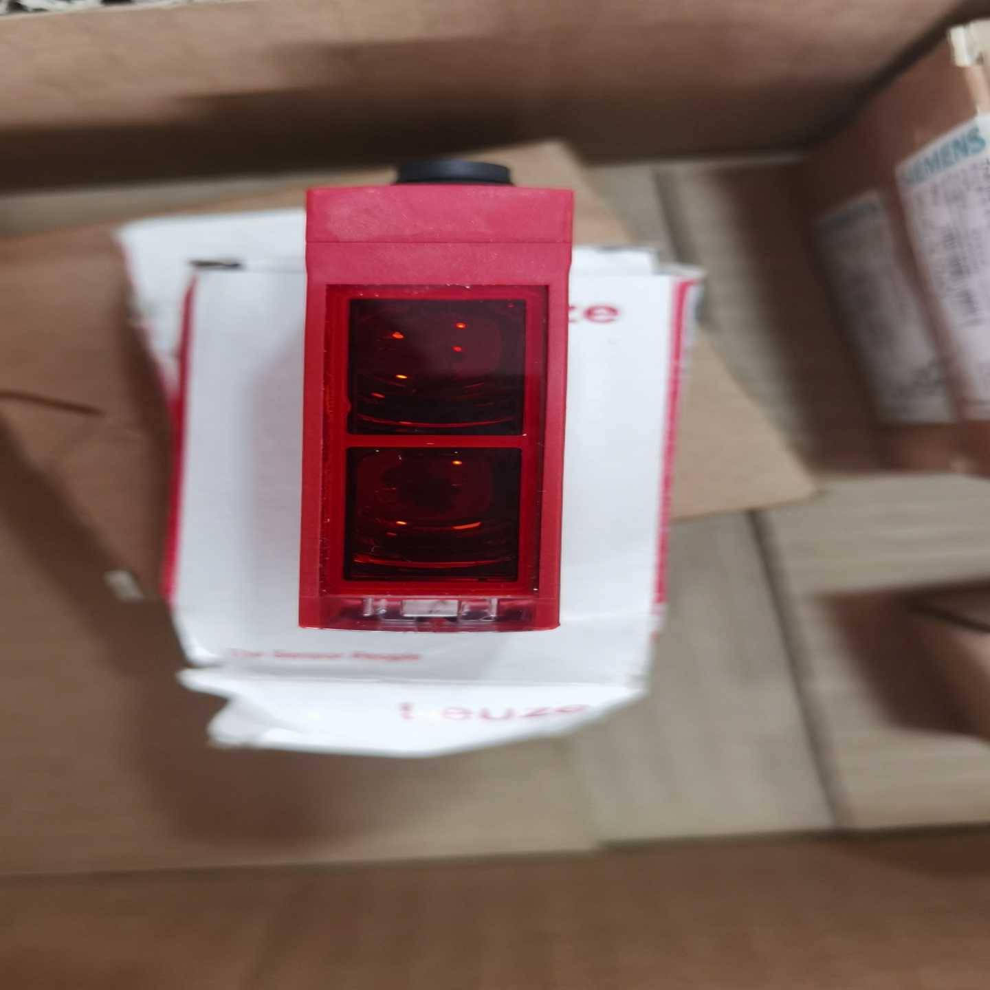 议价Leuze测激光型光电HT46C/4P-M12 货号50