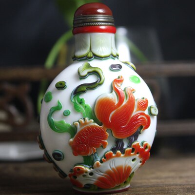 晚清民国把件老琉璃鼻烟壶套料料器鼻F烟壶收藏民间工艺特色出国