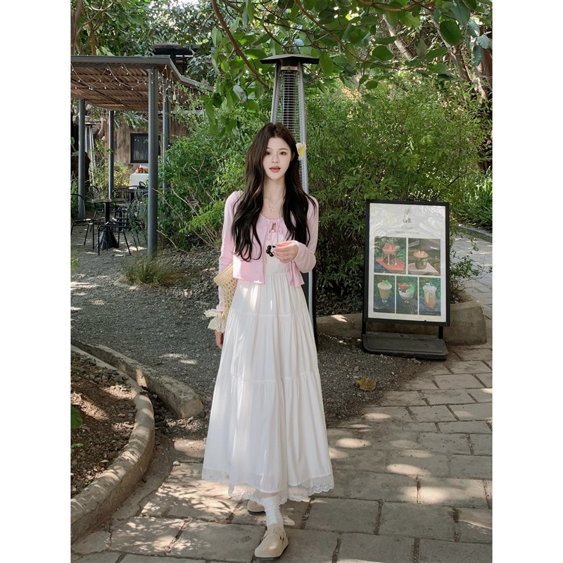 胖mm韩系氛围感穿搭显瘦吊带连衣裙女春季新款气T质减龄开衫两件