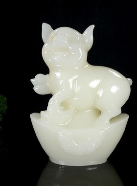 天然汉白玉发财猪摆件纯手工雕刻十二生肖猪办公室客厅招财装饰品