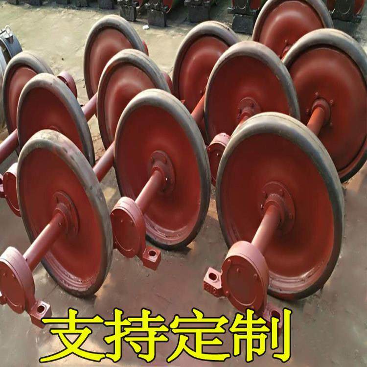 皮带机橡胶压带轮输送机无动力压带轮大倾角裙边带压轮滚筒