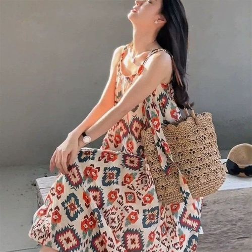 法式印花度假吊带连衣裙波嬉风设计感背心碎花长裙夏日绝美小裙子