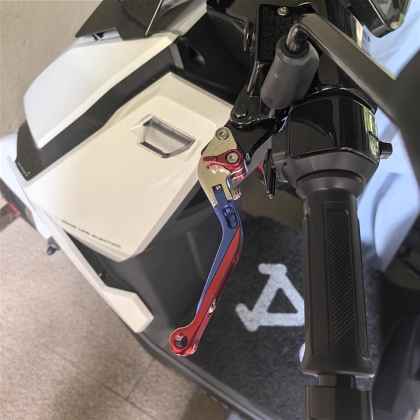 适用电动车极核AE2 AE4 AE5 AE8 改装铝合金刹车手把离合牛角拉杆