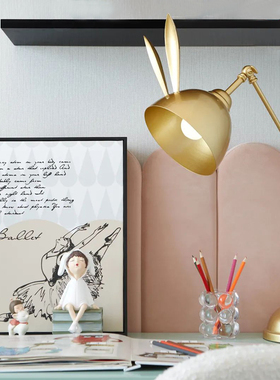 样板间儿童房间装饰品男孩房女孩房书桌装饰P品书桌台灯卡通人偶