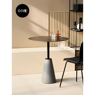 北欧餐桌工业风格圆桌金属个性化创意艺术现代简约咖啡厅奶茶店桌