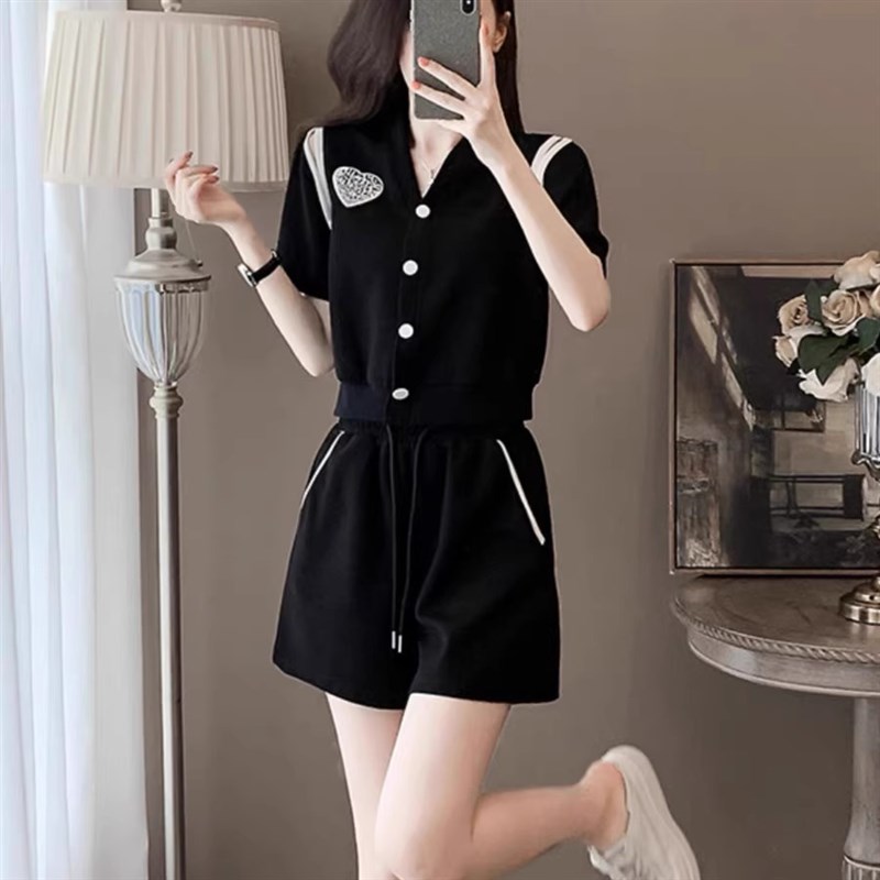 黑色欧货时尚套装女夏季宽松显瘦减龄洋气休闲运动短袖短裤两件套
