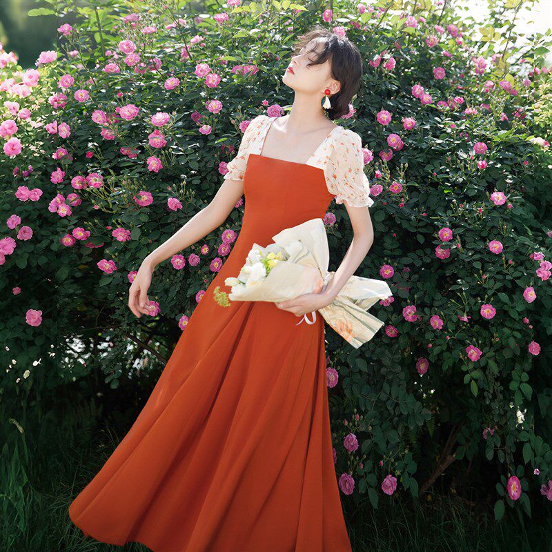 海棠法式复古春夏少女感橘红色碎花拼接大摆方领气质短袖连衣裙