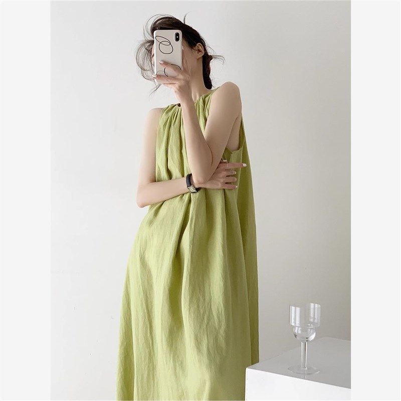 海边度假感连衣裙女2024夏季显瘦宽松法式吊带裙大摆背心中长裙子