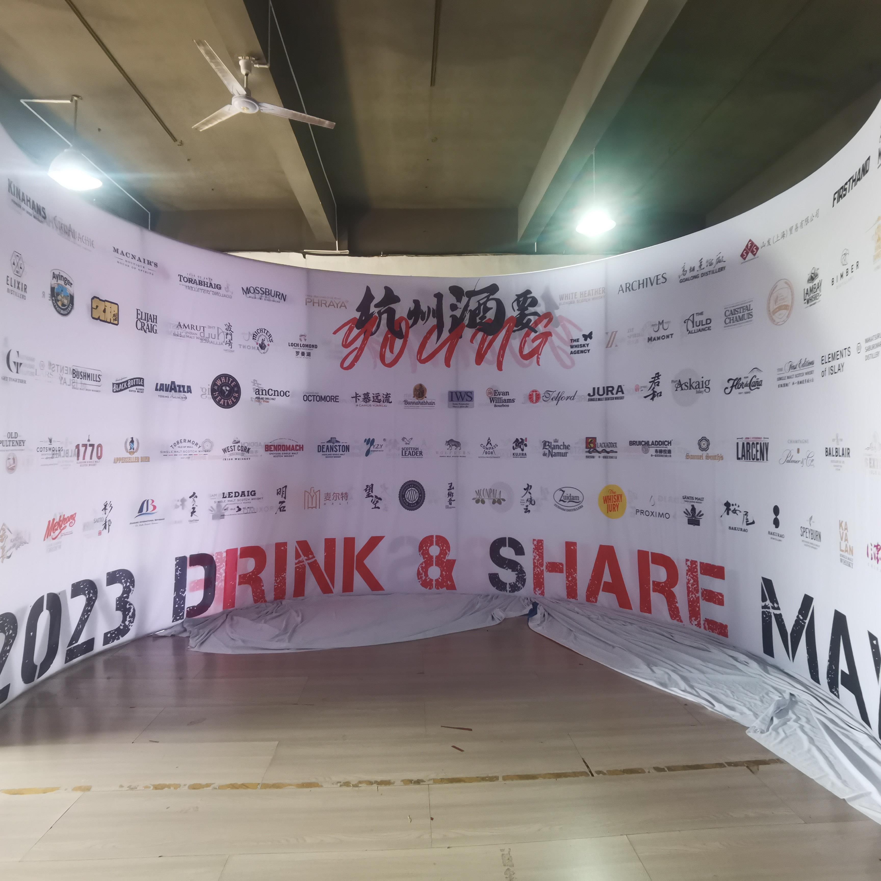 国外快幕秀新款拉网展架快幕秀弧型参展方便携带易安装外地参加展