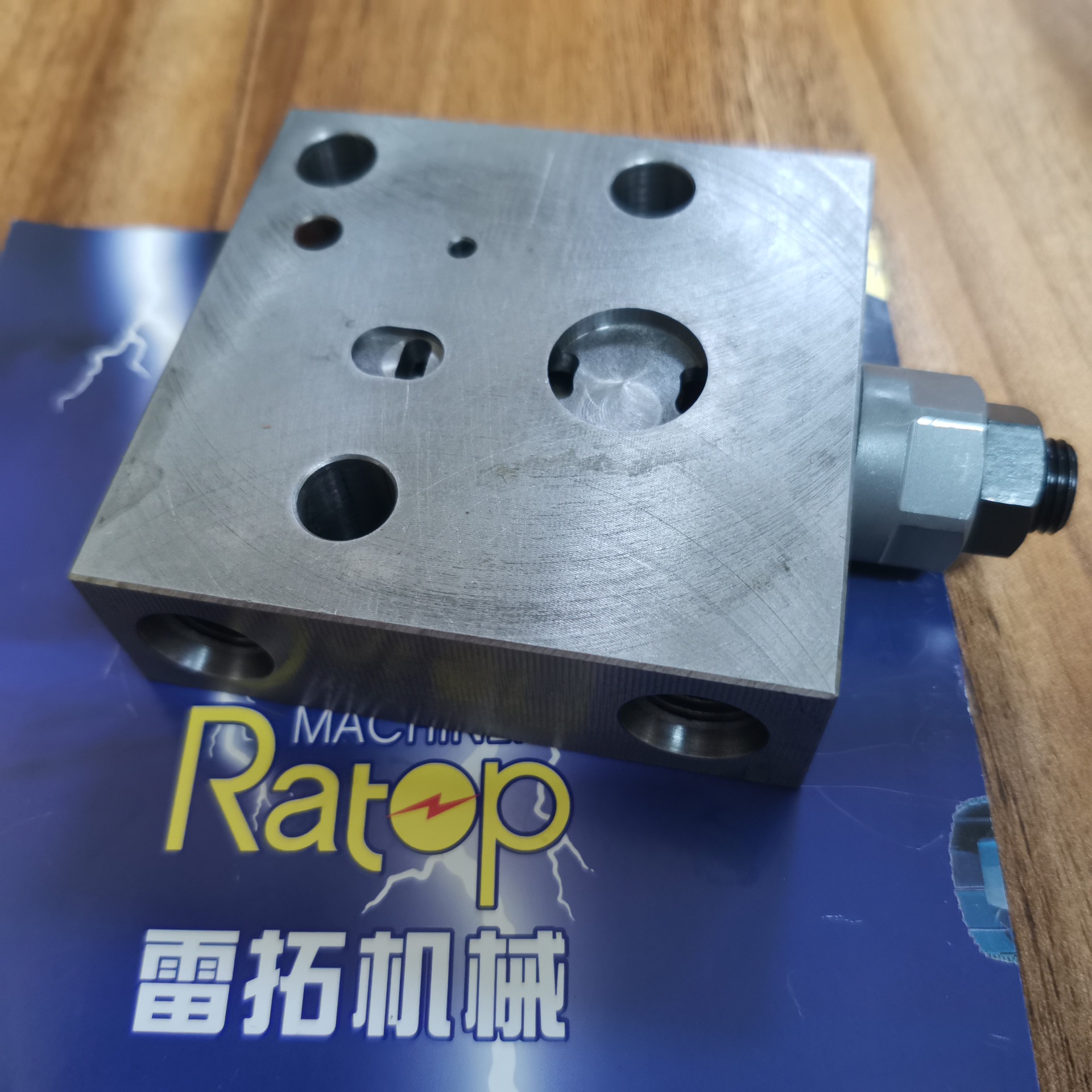 挖掘机装载机工程机械配件配件 PC200-7 PC200-8  自减压阀片 723
