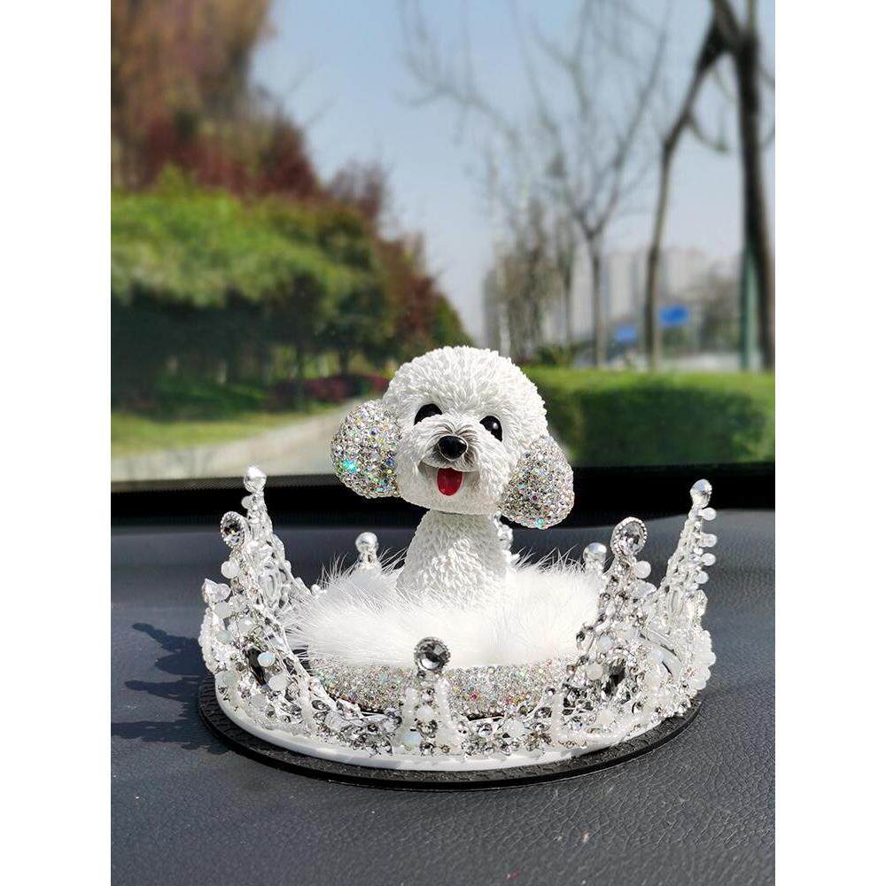 2025女神款汽车摇头狗香水摆件创意可爱车内饰品车上装饰车载香熏