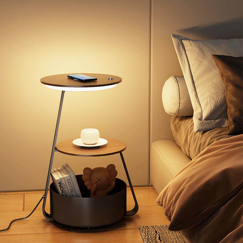 2025新款客厅沙发旁边几落地灯一体置物架卧室无线充电床头柜台灯