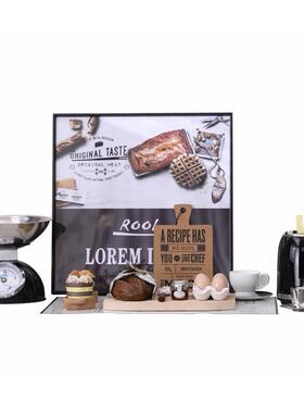 北欧轻奢样板间厨房烘焙主题彷真面包木砧板台称软装饰品组合摆件