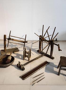 民俗老物件纺线车摆件老式手工织布机配件纺车工具锭杆梭子旧道具