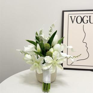 高档新娘手捧花韩式 婚礼郁金香花球影楼婚纱拍照假花领证登记花束