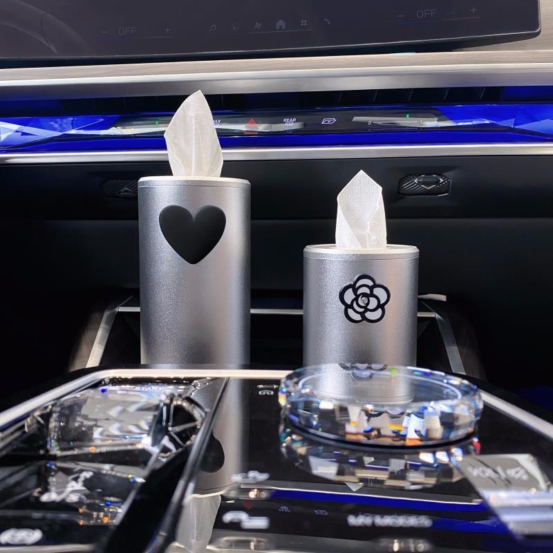 轻奢车载纸巾盒高级感车内卫生纸盒创意可爱女司机车饰汽车用纸巾
