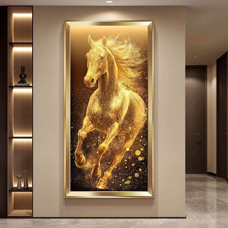 轻奢马到成功玄关装饰画高级感金色骏马走廊挂画入户正对门壁画灯