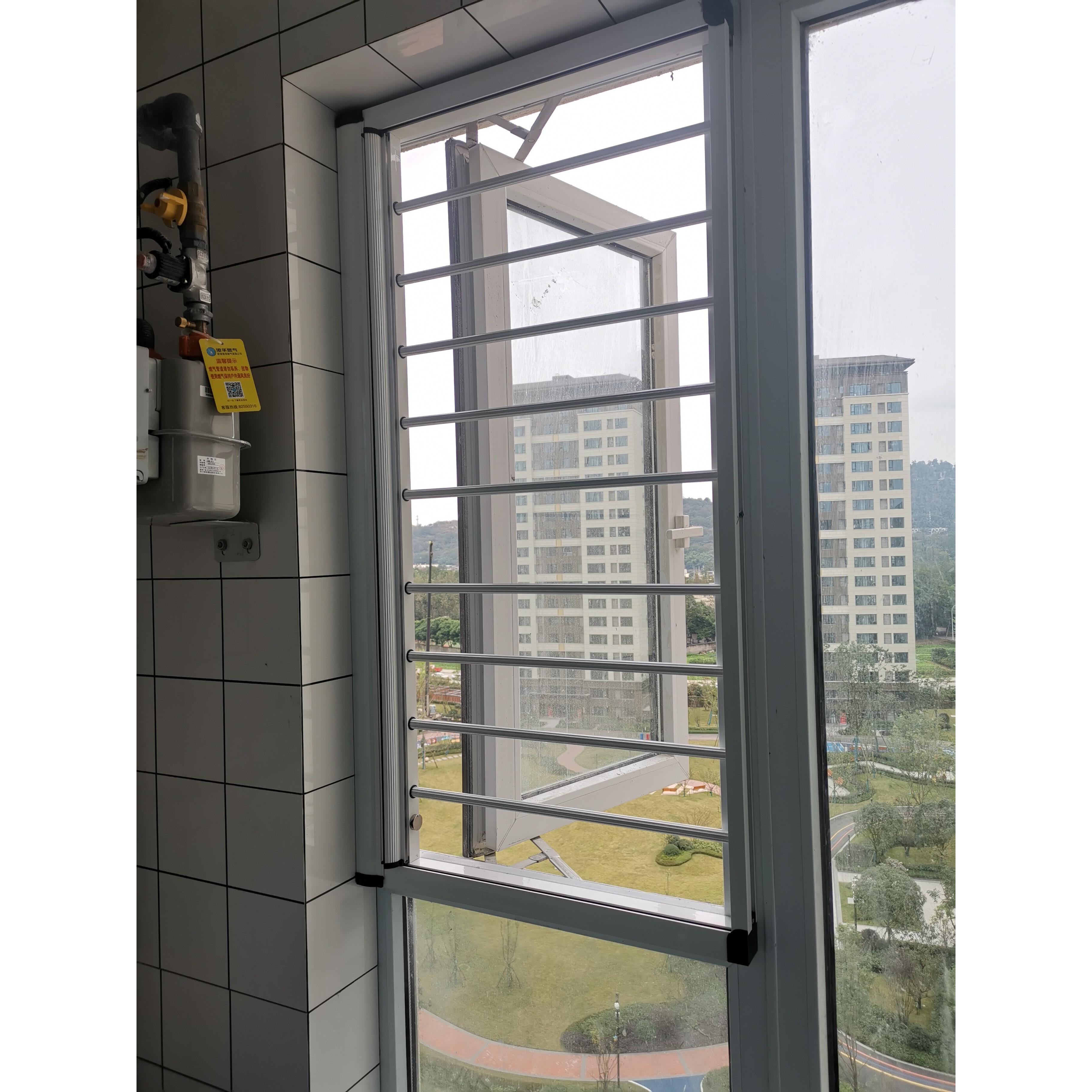 成都儿童防护窗 防盗纱窗儿童一体纱窗 高楼防护栏高透不锈钢网