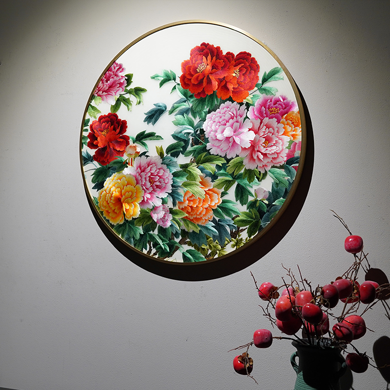 国画花开富贵新中式纯手工刺绣客厅E沙发背景墙圆形实木牡丹装饰图片