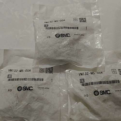 SMC压阀开关，数量3只。VM132-M5-00A带包装，未议价