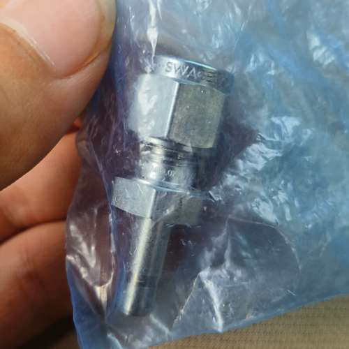 全新世伟洛克SS-6M0-R-4不锈钢卡套管接头，1/4卡套议价