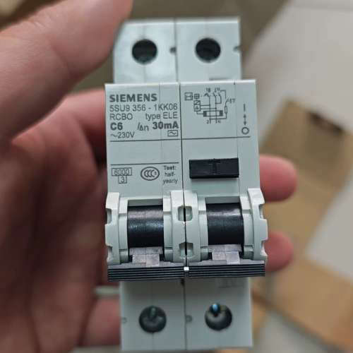西门子漏电保护器，型号5SU9 356-1KK06，C6规格议价