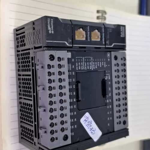 欧姆龙PLC NX1P2-9024DT，原装拆机，成色漂亮，议价