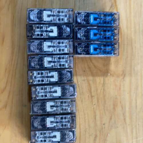 G7SA-2A2B的有十只3A1B的有三只二手拆机外壳破损，议价