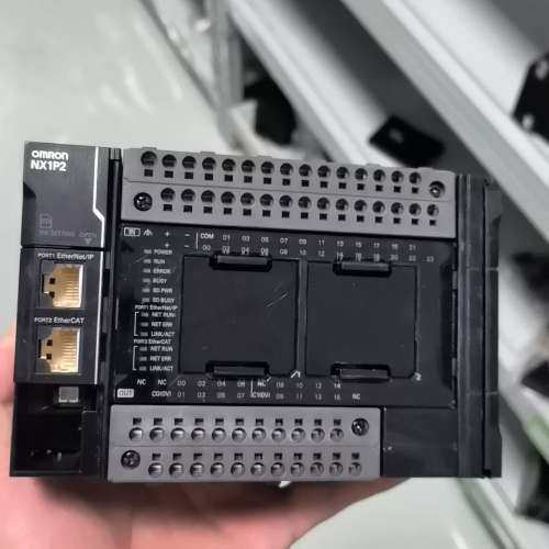 欧姆龙NX1P2-1140DT可编程控制器，原装拆机，功能包议价
