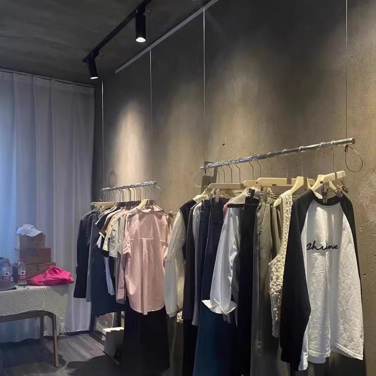 服装店展示架不锈钢拉丝吊架橱窗衣架挂杆钢丝吊架女装店倒挂货架