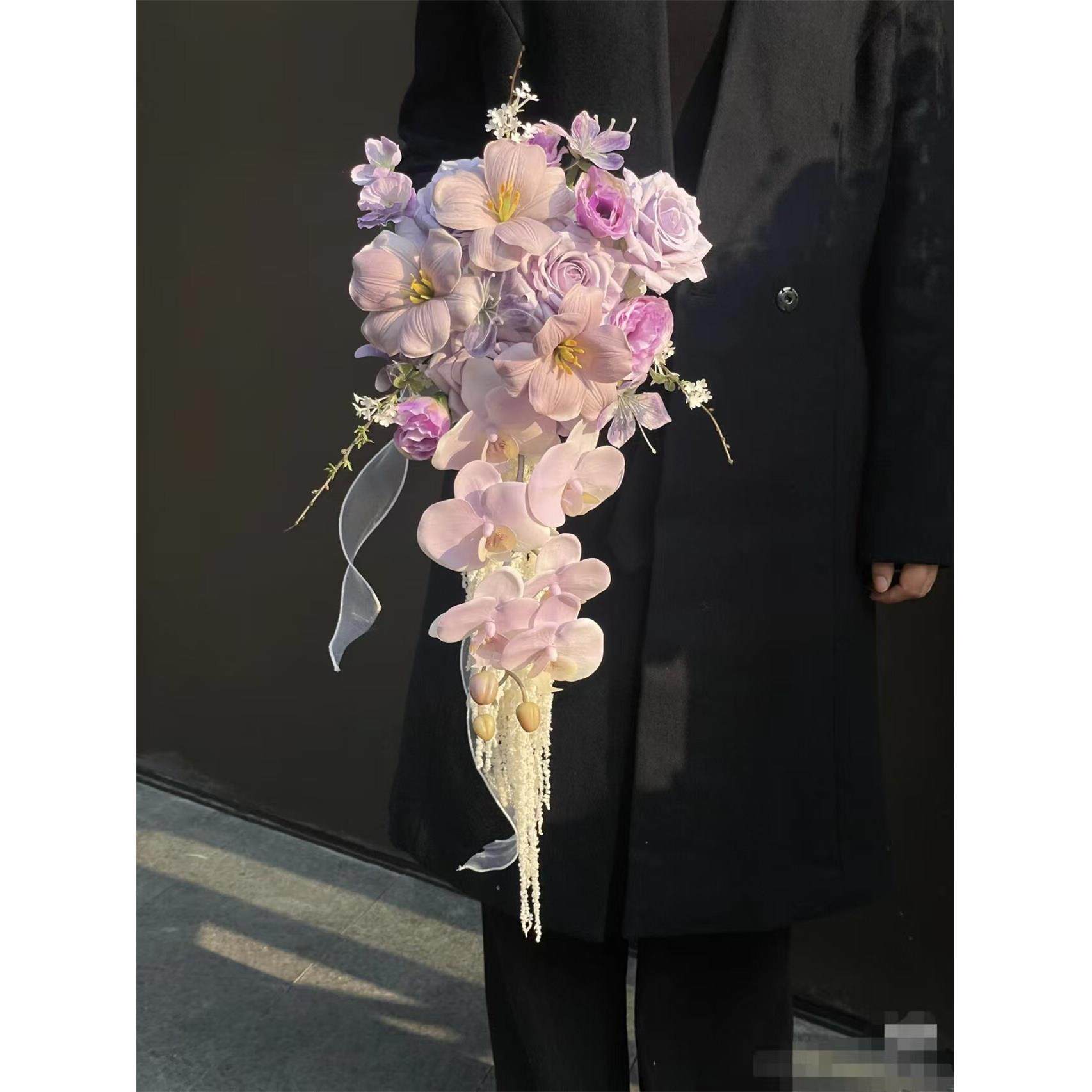 紫色瀑布手捧花仿真花高级新娘结婚当天摄影拍照假花束保湿玫瑰花