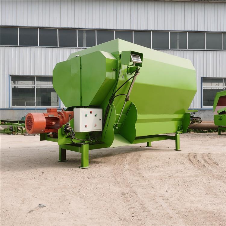 tmr牛羊养殖饲料搅拌机全日粮混合拌料机电子称重青储料搅草机