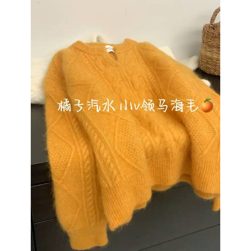复古v领浣熊绒麻花套头毛衣女2023秋冬新款通勤百搭软糯针织上衣