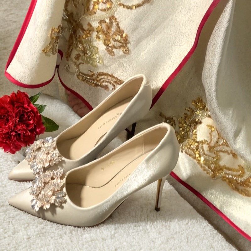 主纱婚鞋禾秀婚纱两穿o新娘鞋2024新款香槟色水钻高跟鞋不累脚婚