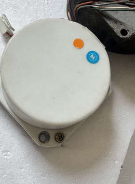 议价型号OSE253，伺服电机编码器，未使用。白色外壳，