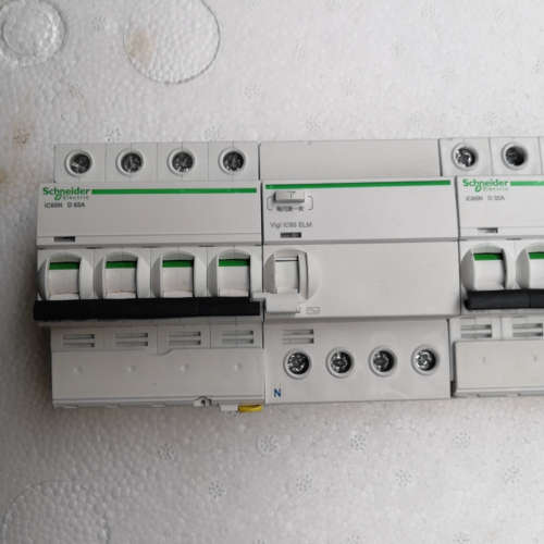 4P漏电保护器ELM电磁式，的，未通电，接线口有点议价