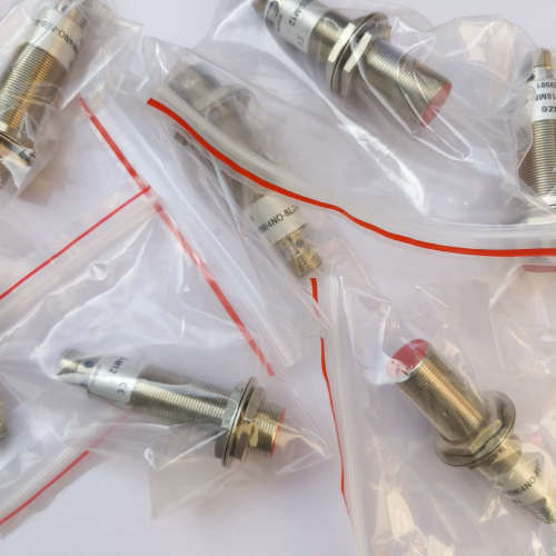 劳易测接近开关，lS118MM/4NO一8E0一M12。库存议价