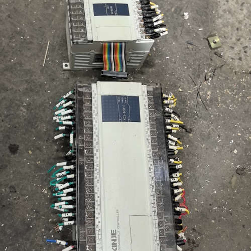 信捷PLC  XC3-60R-E  扩展XC-E8YR， 二议价