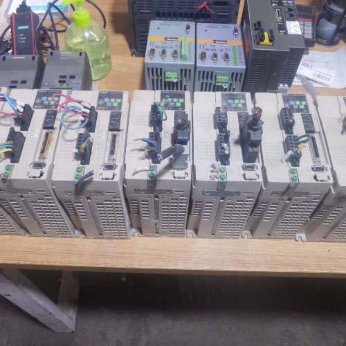 伺服驱动器R88D-GP15H-Z，共7台，实物拍议价