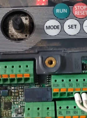 FR-D720S-0.75K-CHT变频器，0.75kw议价