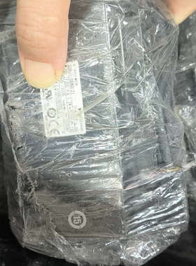 议价安川伺服电机750W SGMJV-08ADL21，实物如图，