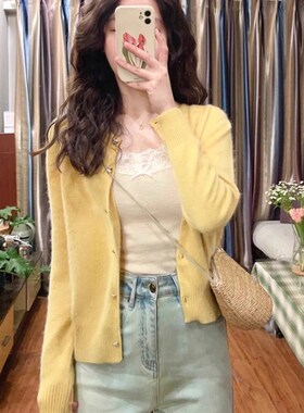 黄色毛衣女早春2024圆领针织开衫软糯温柔甜美显S瘦小个子短款外