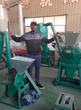 9FC360型木薯磨粉机碾米制糁机玉米自吸齿盘粉碎机混合饲料颗粒机