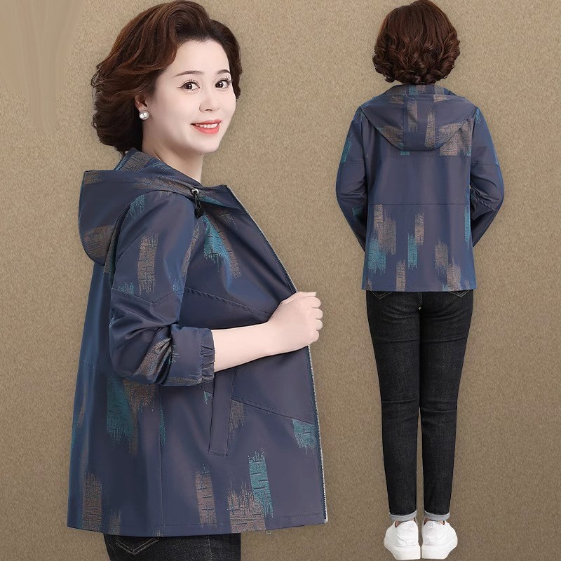 妈妈春秋风衣外套短款中老年人女装春装新款上衣奶奶衣服高贵大码