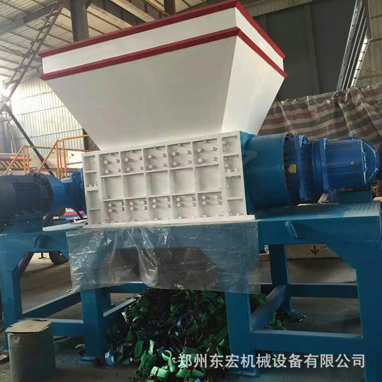 800双轴撕碎机废纸箱泡沫皮革