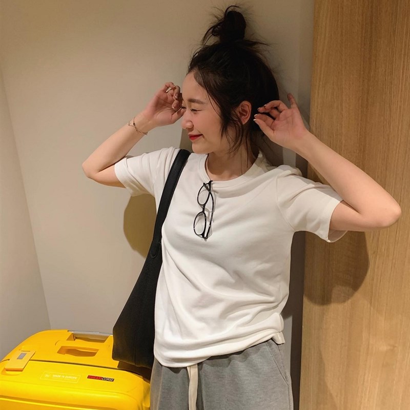 徐蹦蹦 人手一件巨百搭 韩版四季宽松圆领短袖白T恤女打底衫上衣